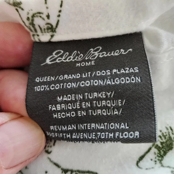 Eddie Bauer Queen Flannel Blanket - Picture 2 of 4